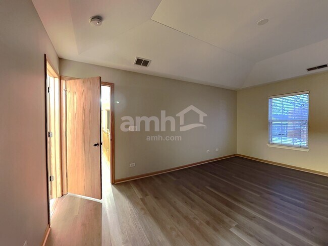 Building Photo - 20863 Brentwood Ct