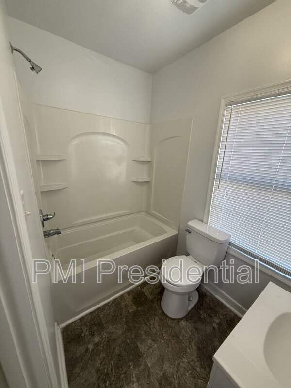 Building Photo - 1310 N 34th St