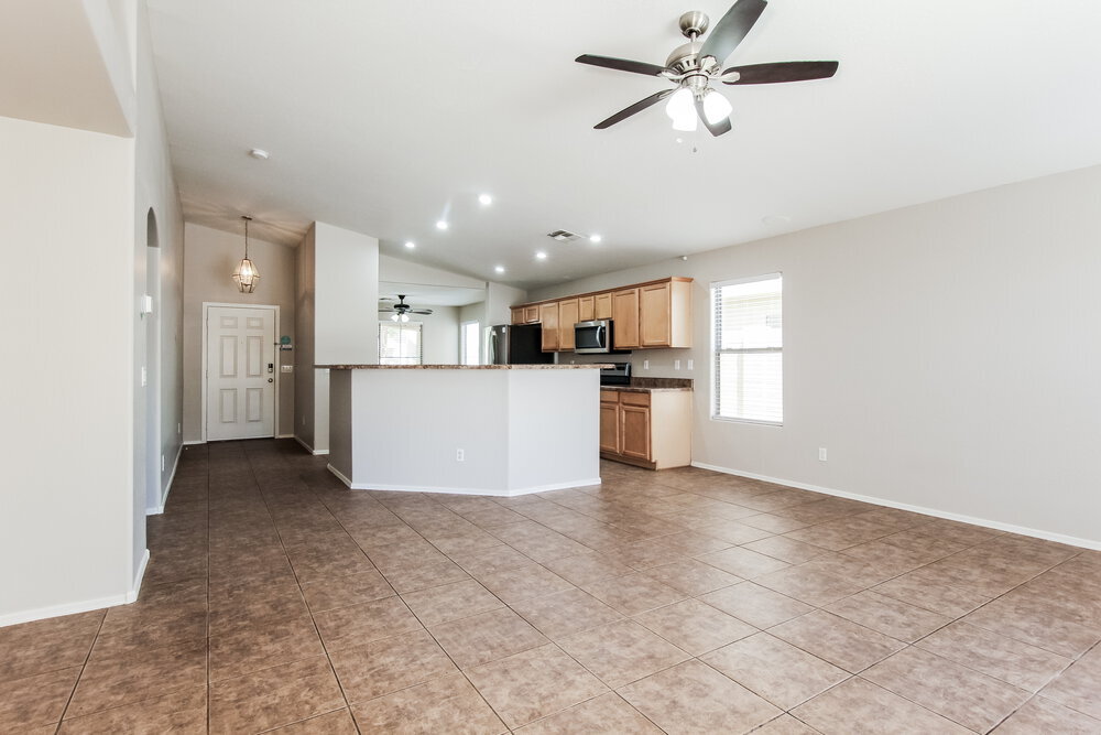 Building Photo - 11209 W Rio Vista Ln
