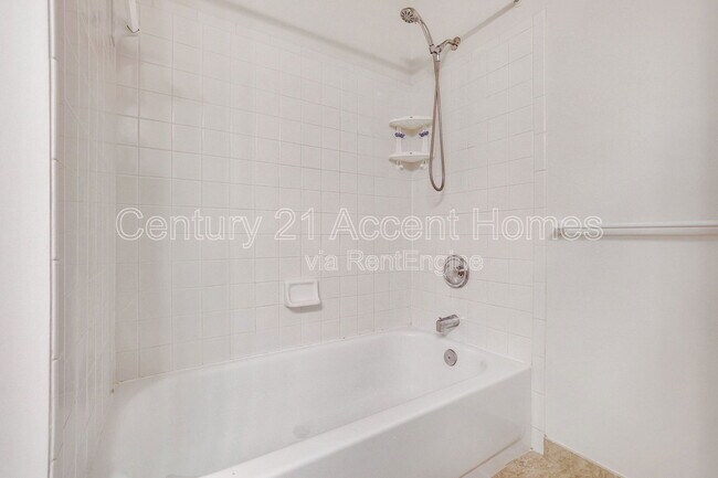 Building Photo - 21217 Millwood Square