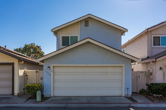 Building Photo - Charming Two Story Home!