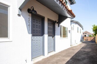 Building Photo - 2641 Alice St