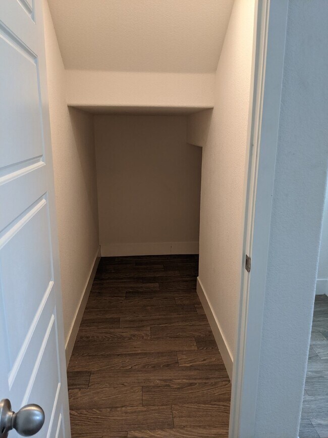 Building Photo - 2312 Vaca Way