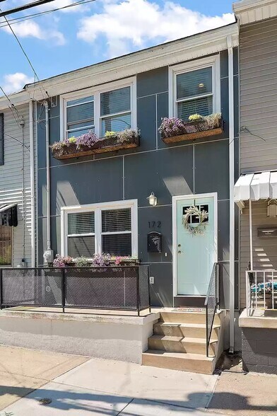 Building Photo - 172 39th St