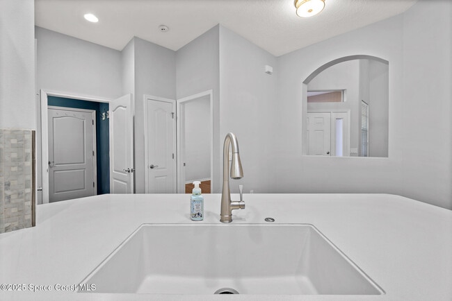 Building Photo - 1741 Kinsale Ct