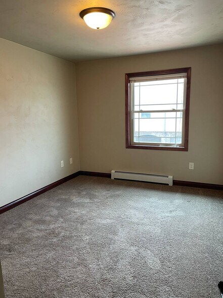 Building Photo - 3117 W Glenpark Dr