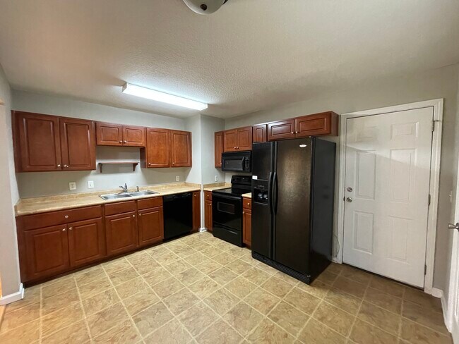 Building Photo - 5012 Scotch Pine Ave