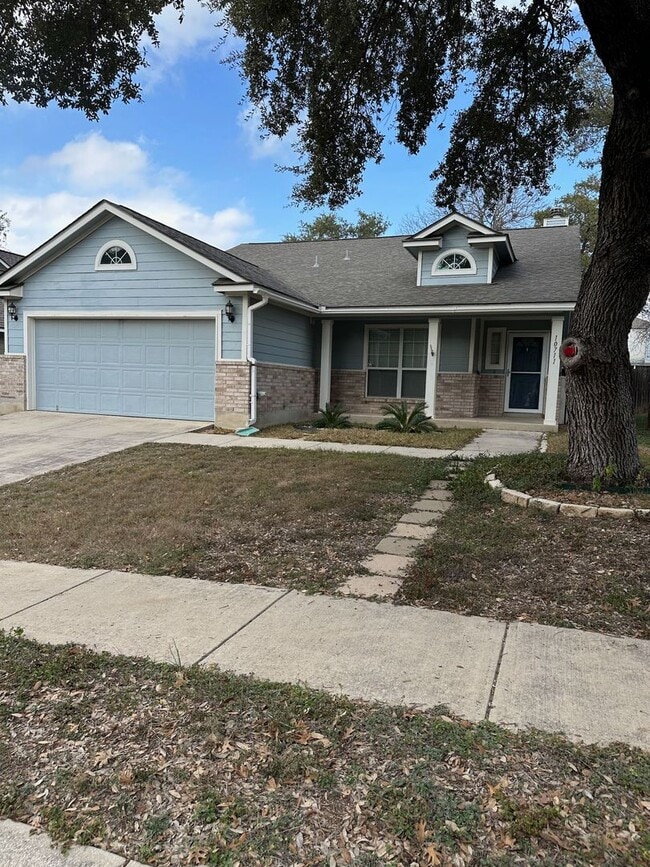 Building Photo - Trophy Ridge Beauty