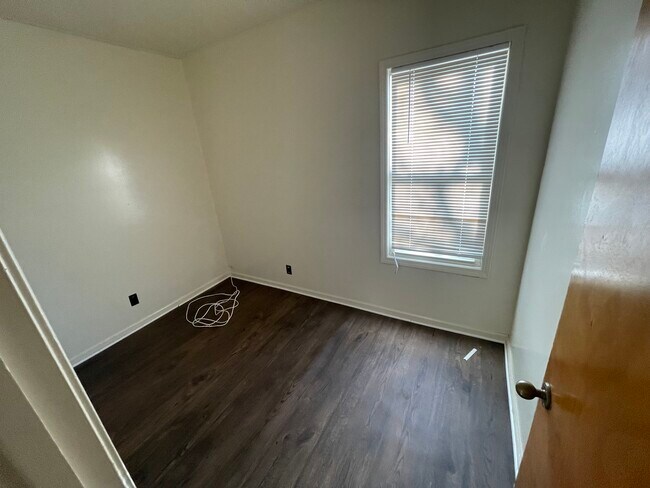 bedroom - 19 Trust St
