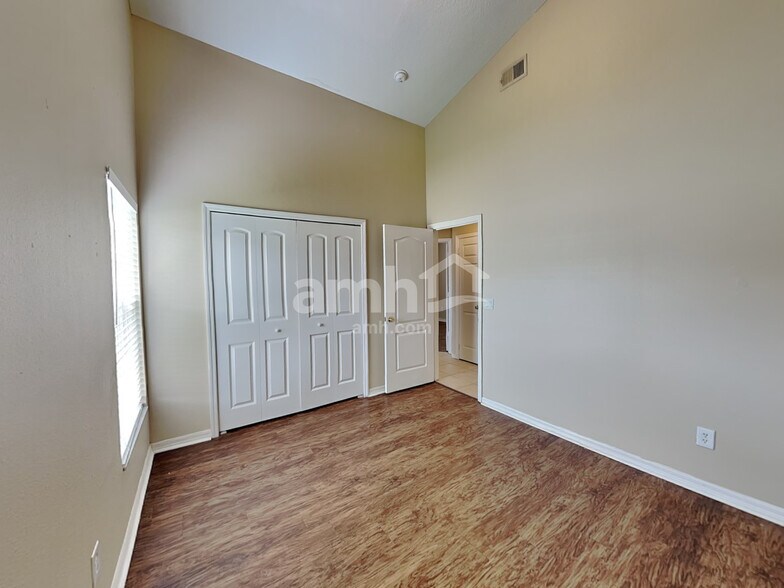 Building Photo - 2600 Deck Ave