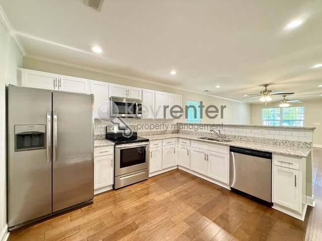 Building Photo - 2214 E 14th St