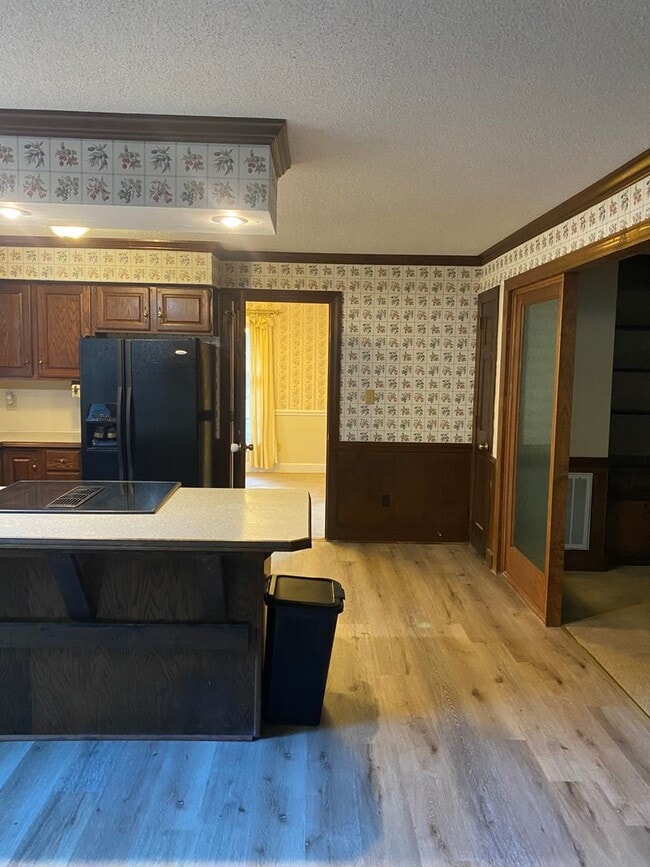 Building Photo - 3 Bedroom 3 Bath Brick Ranch