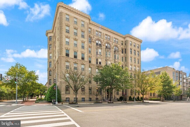 Building Photo - 1325 13th St NW
