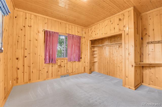 Building Photo - 190 Circle Dr