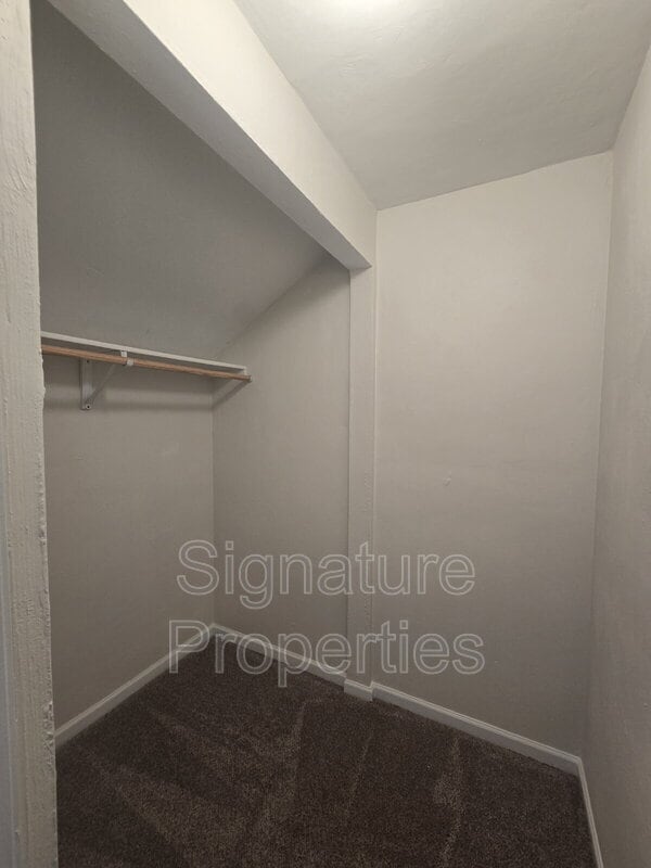 Building Photo - 3831 Buchanan Dr
