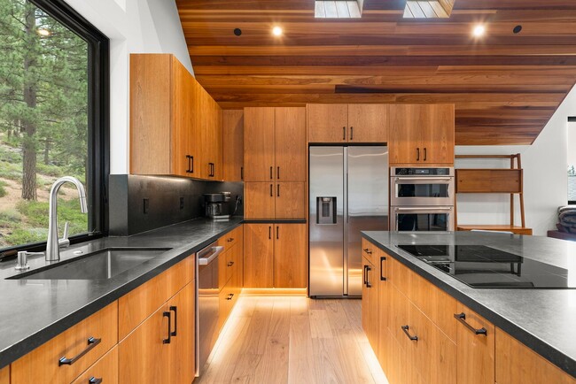 Building Photo - The ultimate Tahoe experience