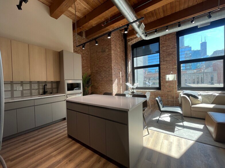 Building Photo - 151 W Ohio St