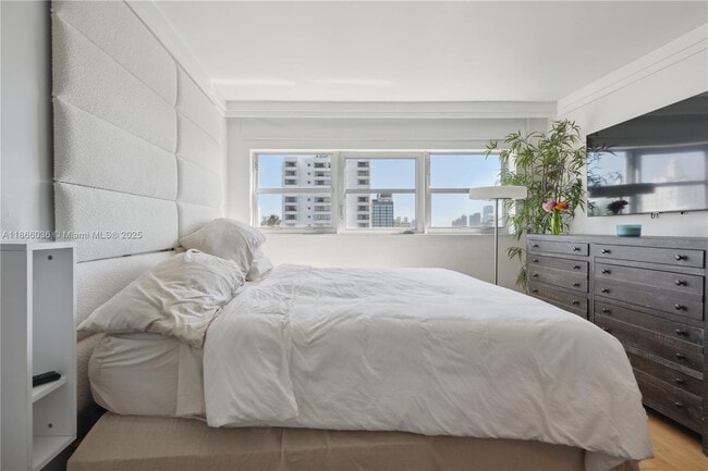 Building Photo - 1881 Washington Ave