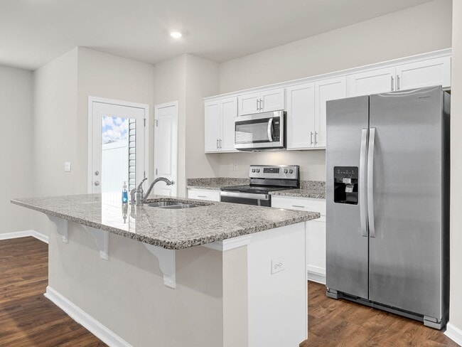 Building Photo - Modern living meets Convenience- Townhome in Greer, SC! $500 OFF First Months Rent!!