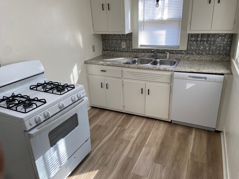 Building Photo - 112 S 9th St