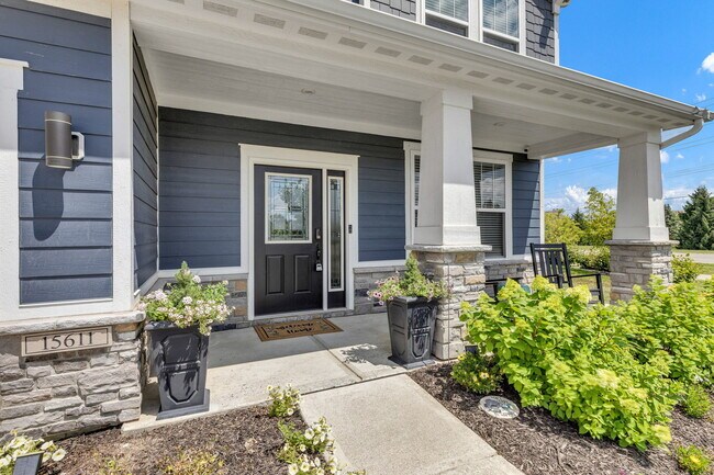 Building Photo - 15611 W Rail Dr