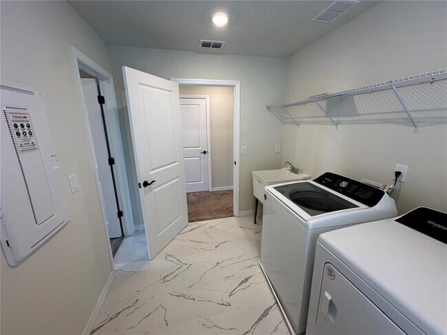 Building Photo - 10355 Parkview Reserve Ln