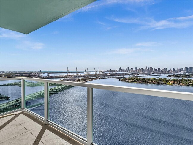 Building Photo - 650 West Ave