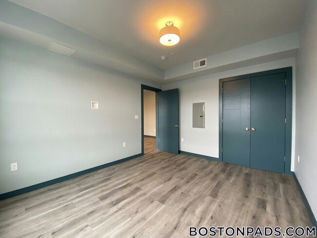 Building Photo - 1258 Massachusetts Ave