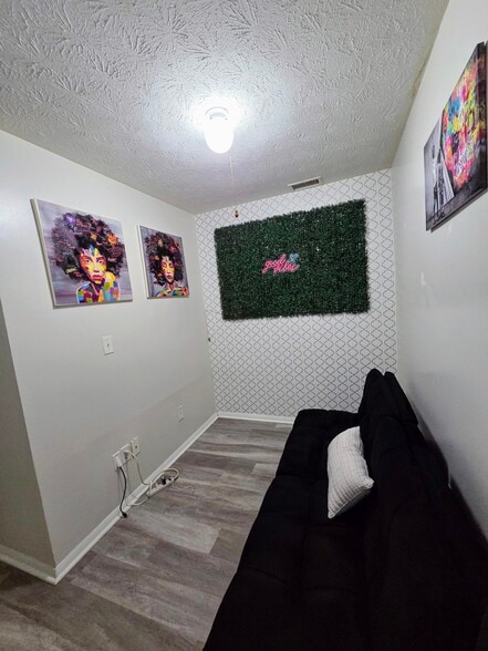 Primary Photo - 905 Wynnes Ridge Cir SE