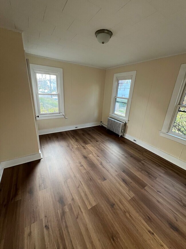 Building Photo - 1742-1744 Wayne Ave