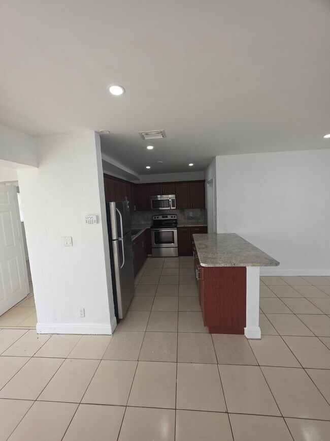 Building Photo - 681 SW 29th Ter