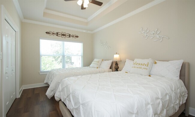 Building Photo - 3537 Mt Pleasant St