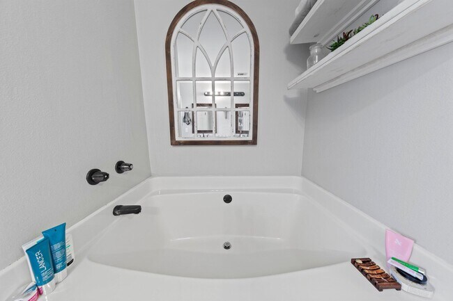 Building Photo - 4405 Southminster Cir