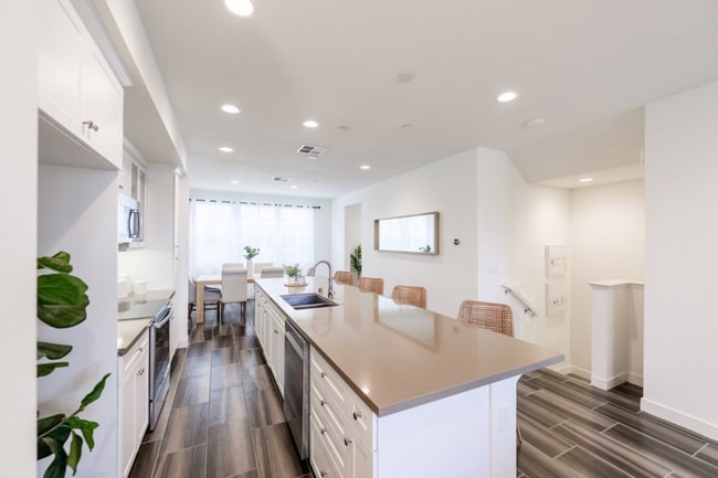 Building Photo - 3br / 2.5ba Scotts Valley Gem