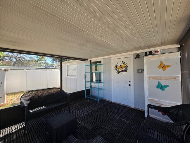 Building Photo - 6343 5th Ave S