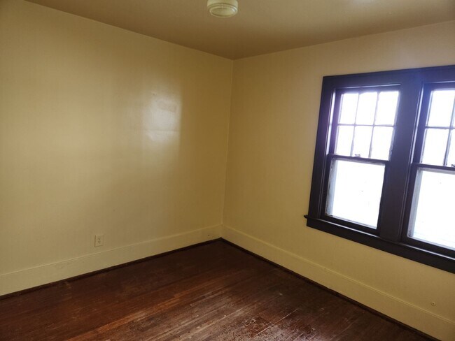 Building Photo - 108/110 Shelter Street