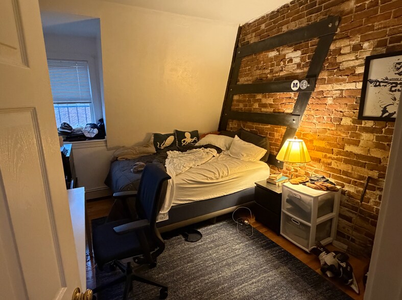 Building Photo - 676 Tremont St