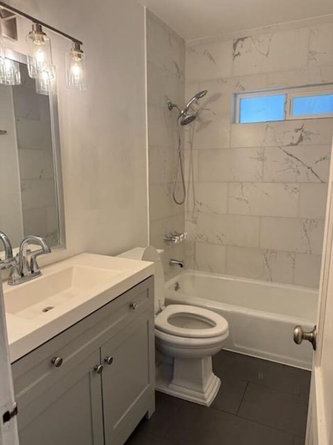 Building Photo - 6109 Riverton Ave