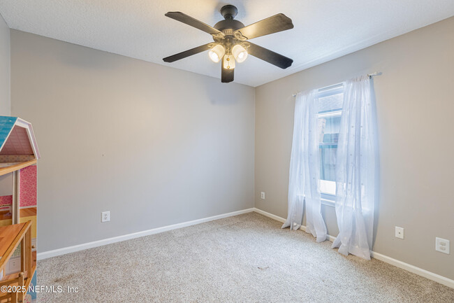 Building Photo - 12582 Hickory Lakes Dr S