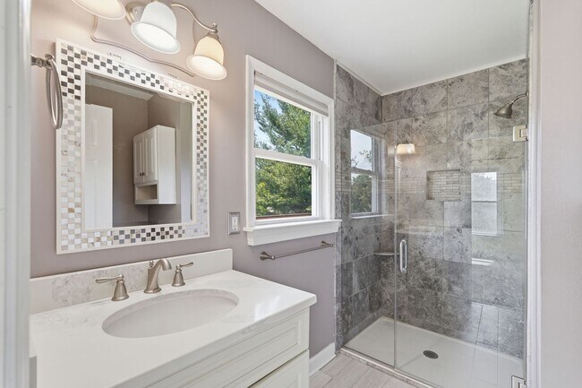 Building Photo - Experience a private retreat just beyond the city limits of Winchester where scenic beauty and re...