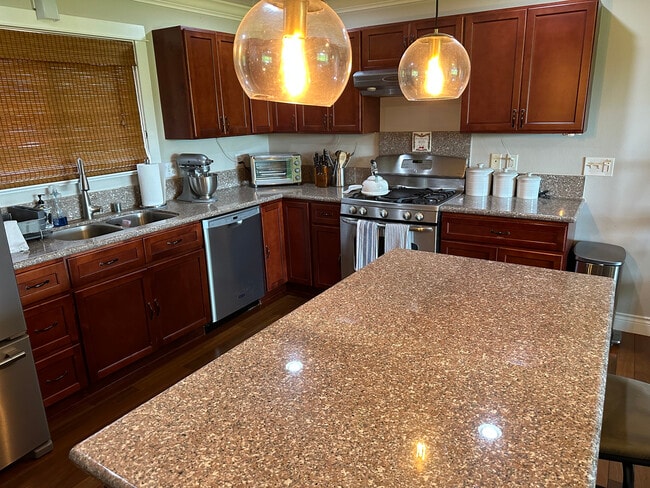 Building Photo - 4614 Haleilio Rd