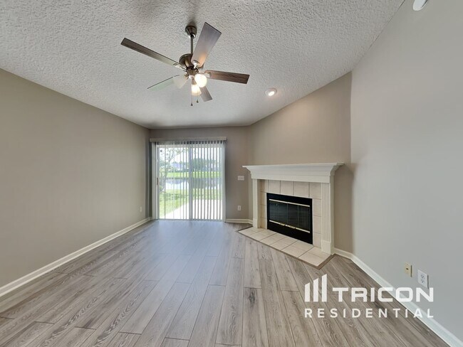 Building Photo - 11707 Deep Springs Dr N