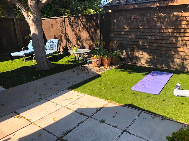 Private outdoor retreat - 4360 Stewart Ave