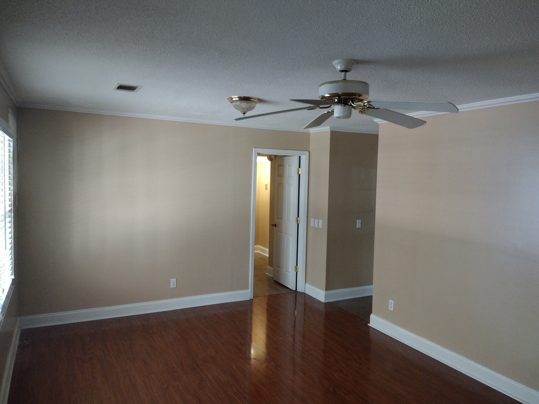 Den, fireplace room - 107 Via Eldorado Dr