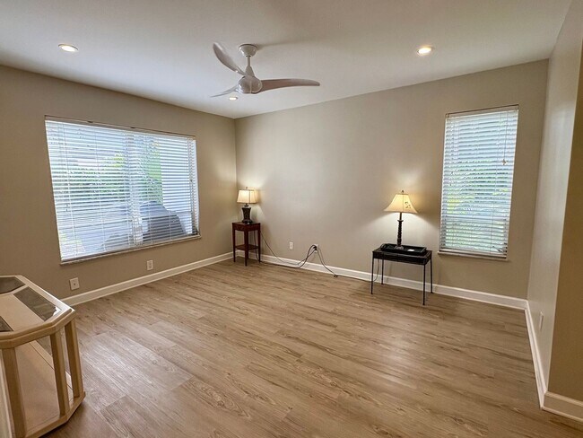 Building Photo - WATERFRONT 2/2 Condo in Stuart **Pics Coming Soon**