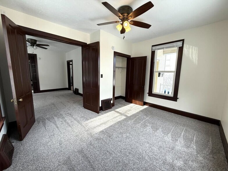 Building Photo - 752 McSorley St