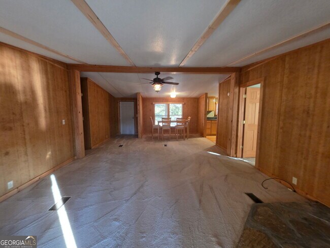 Building Photo - 2832 N Holcomb Dr