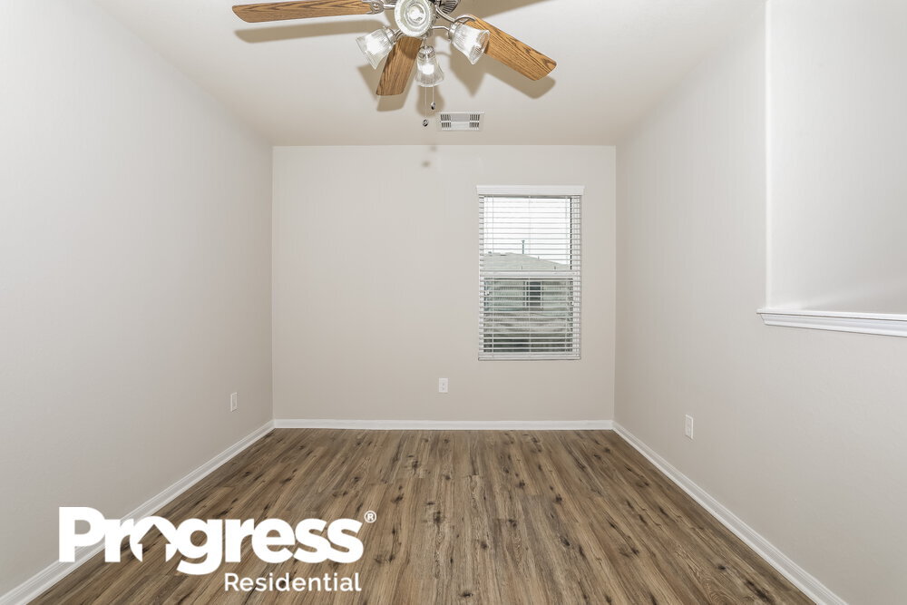 Building Photo - 16738 N Gull Dr