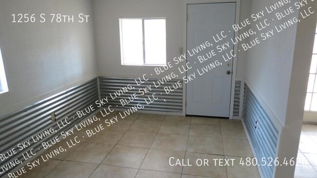 Building Photo - 1256 S 78th St
