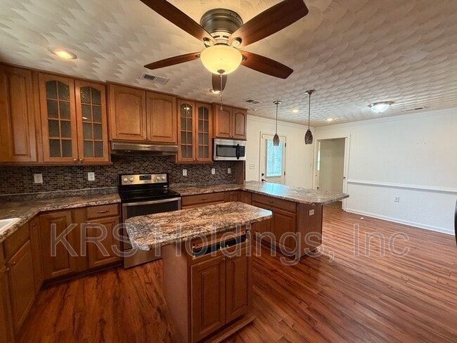 Building Photo - 28 Gillis Rd